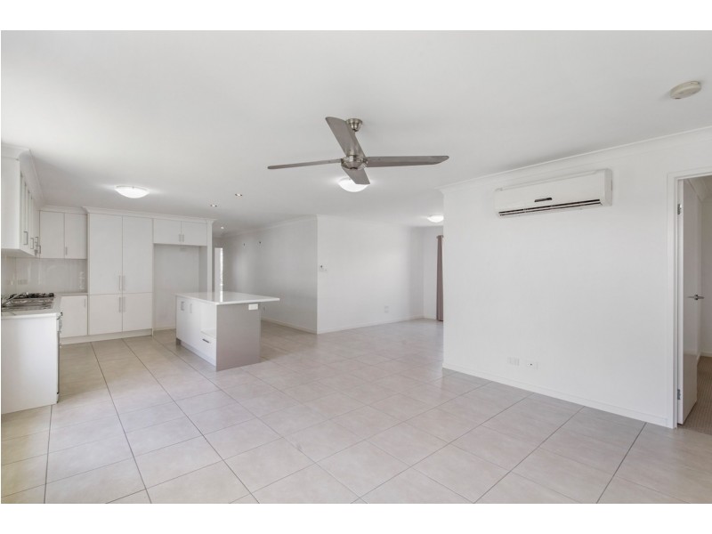 5 Oak Street, Cooroy QLD 4563