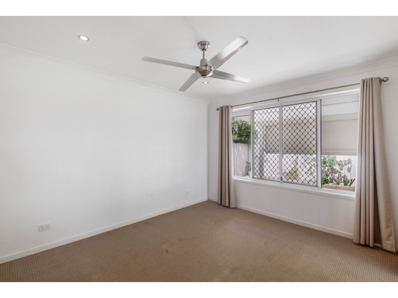 5 Oak Street, Cooroy QLD 4563