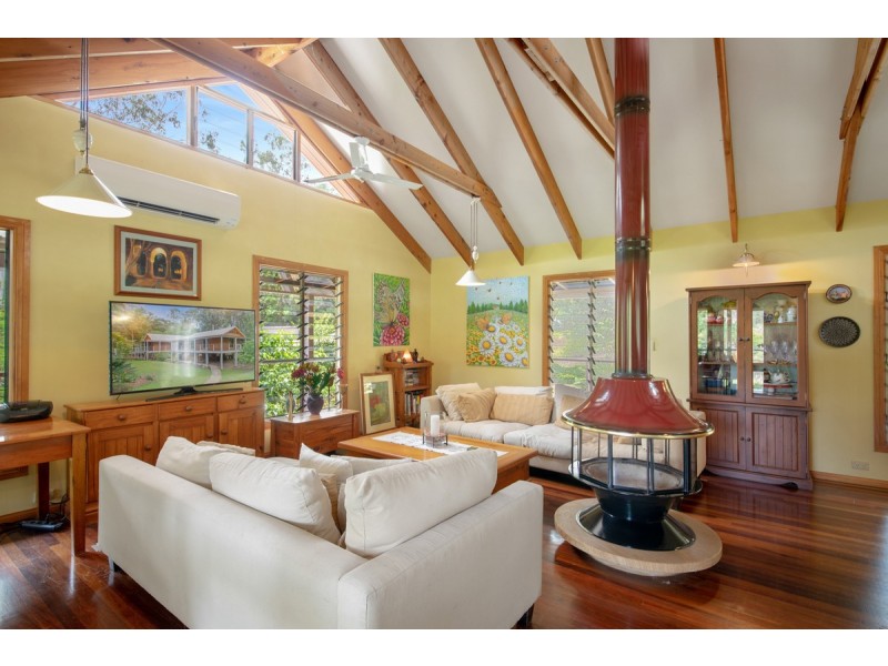 55 Hatch Road, Cootharaba QLD 4565