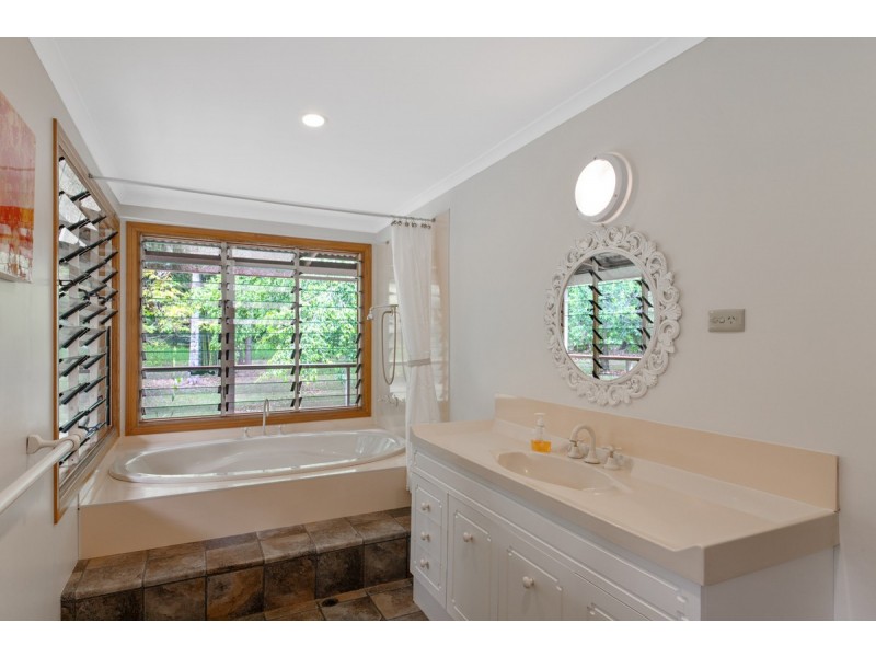55 Hatch Road, Cootharaba QLD 4565