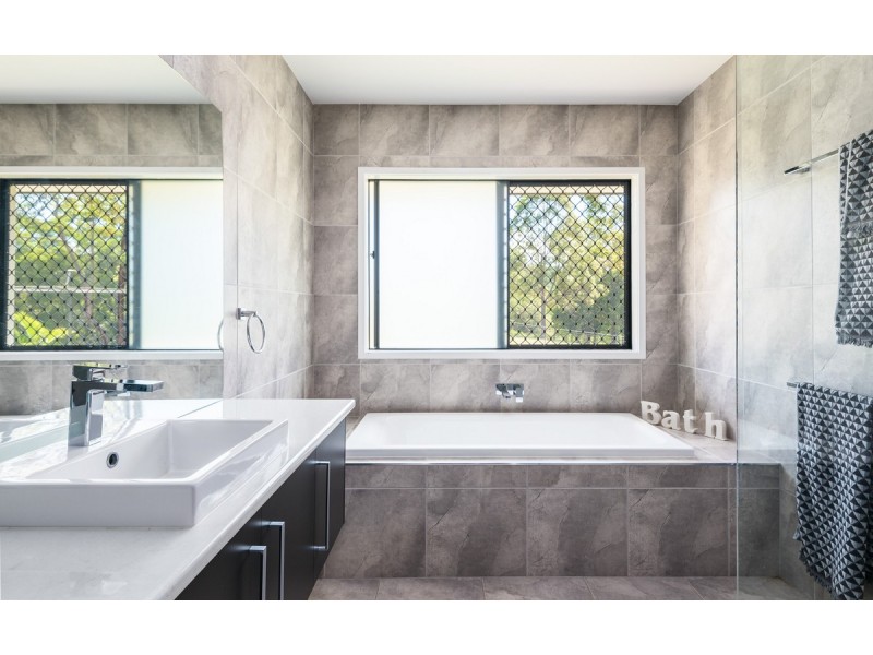 24 Limetree Lane, Pomona QLD 4568