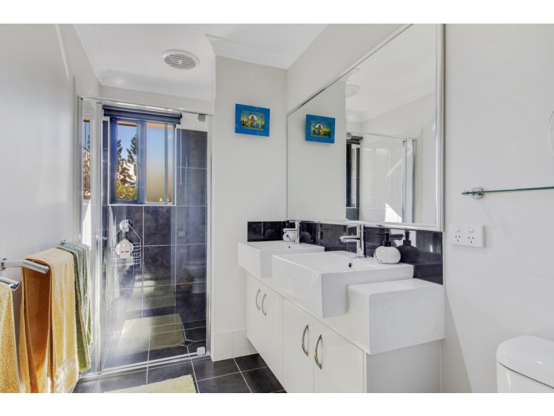 68 Coles Creek Road, Cooran QLD 4569