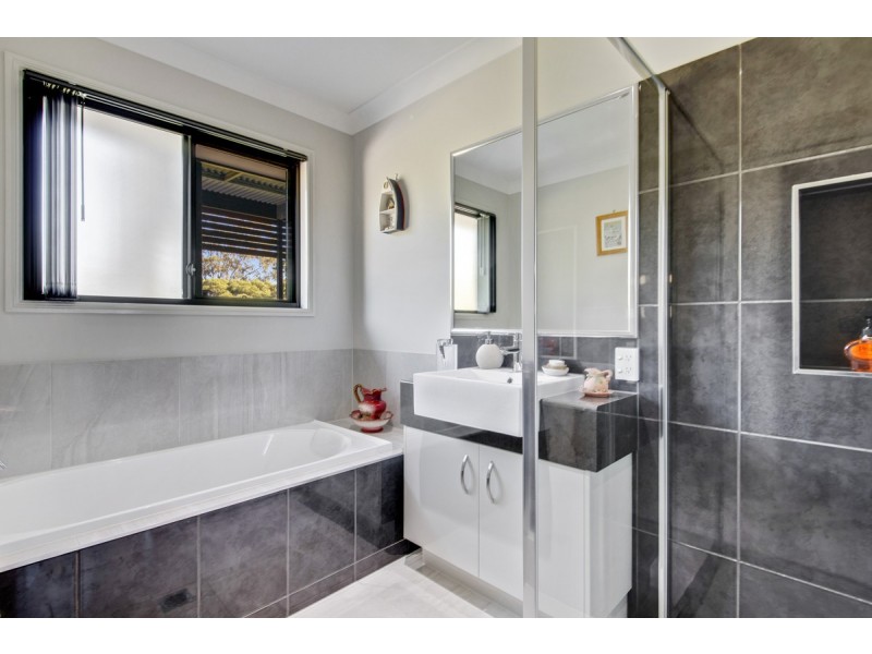 68 Coles Creek Road, Cooran QLD 4569