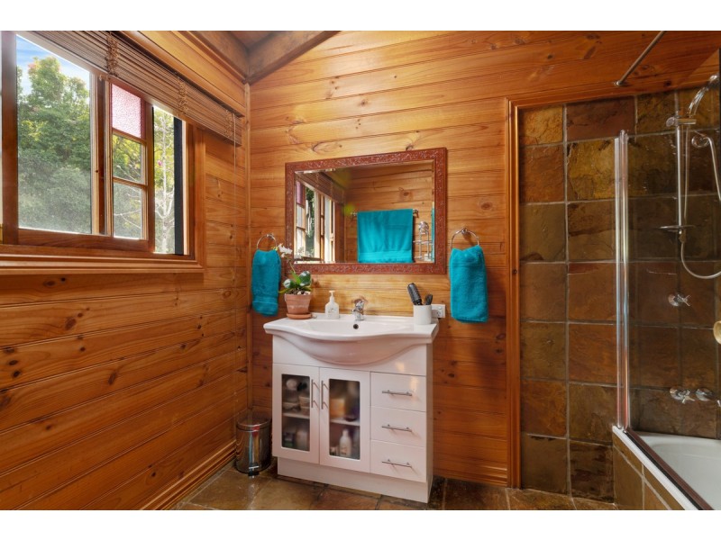 301 Tablelands Road, Cooran QLD 4569