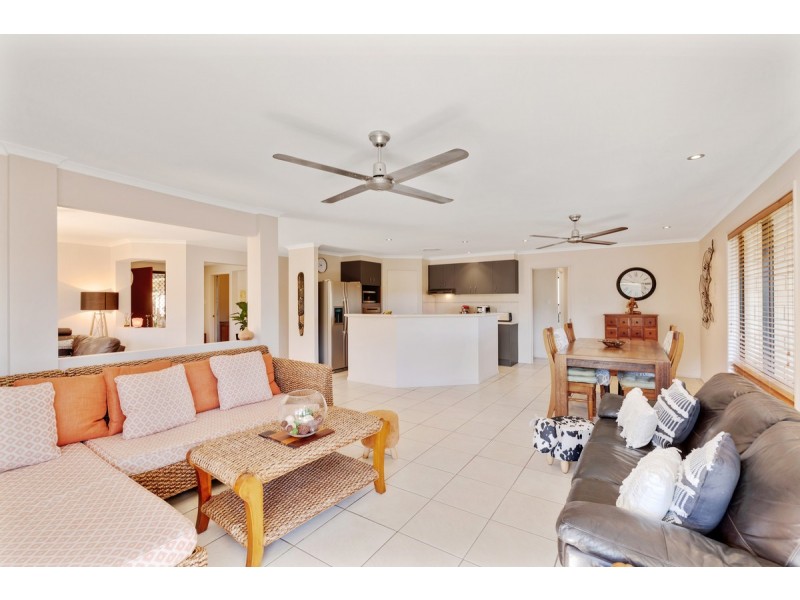 12 Sallwood Court, Pinbarren QLD 4568