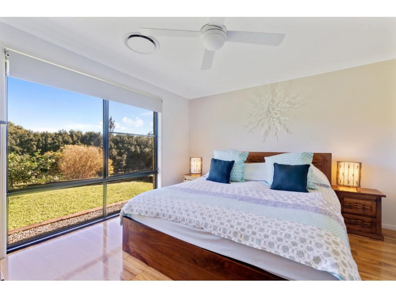 12 Sallwood Court, Pinbarren QLD 4568