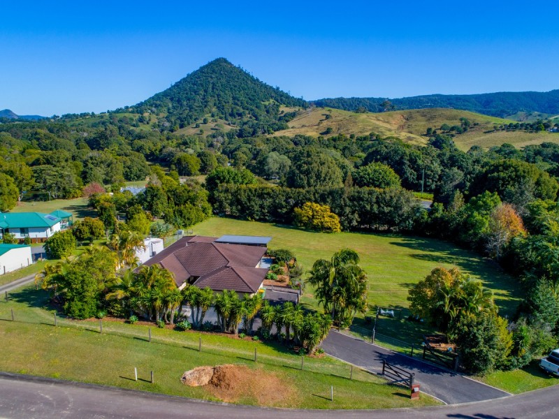 12 Sallwood Court, Pinbarren QLD 4568