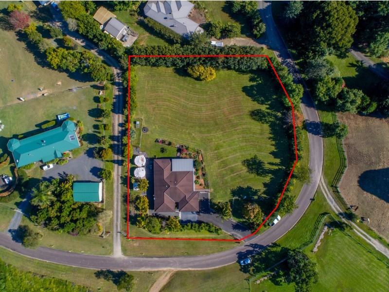 12 Sallwood Court, Pinbarren QLD 4568