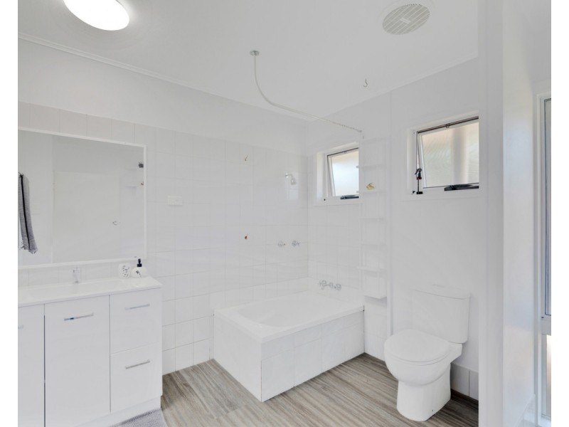 22 Lake MacDonald Drive, Cooroy QLD 4563