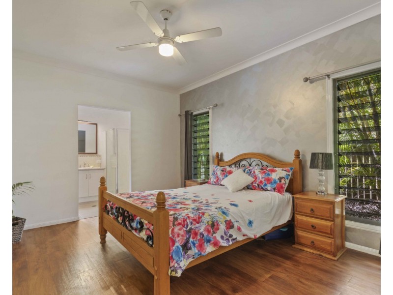 6 Albert Street, Cooran QLD 4569