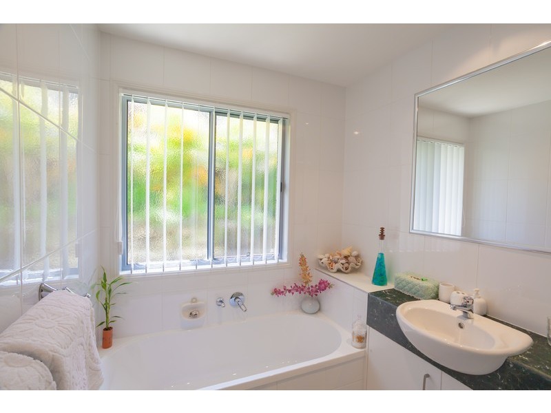 11 Whistler Way, Pomona QLD 4568