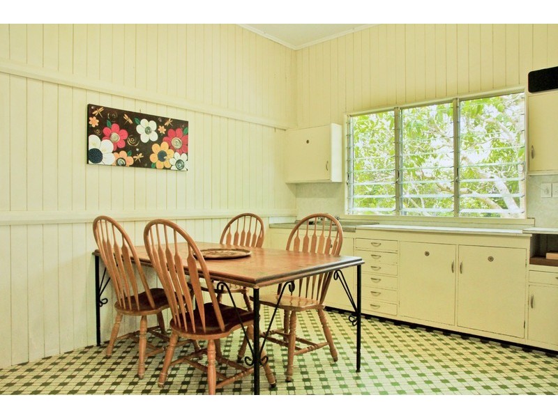 1 Pine St, Pomona QLD 4568