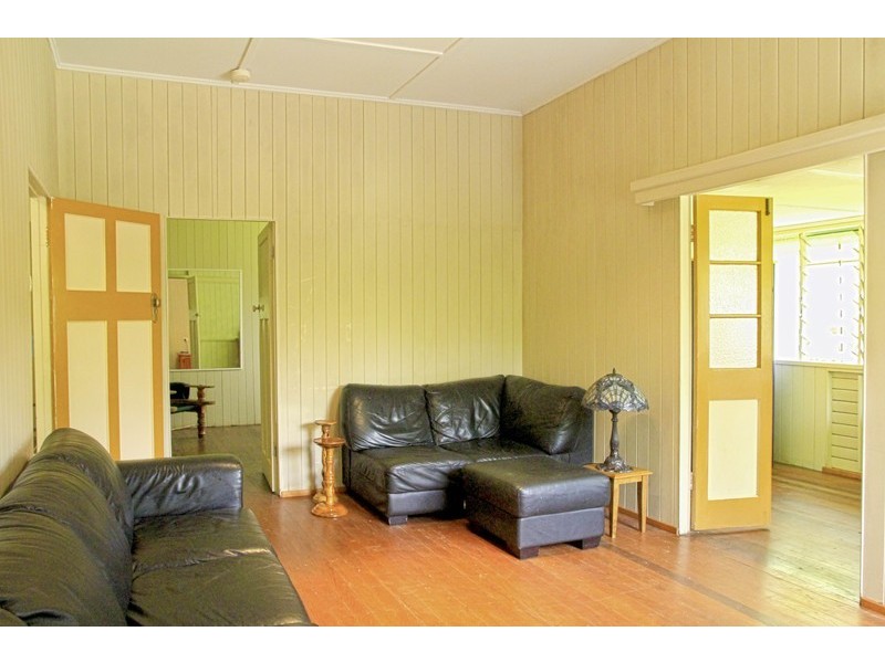 1 Pine St, Pomona QLD 4568