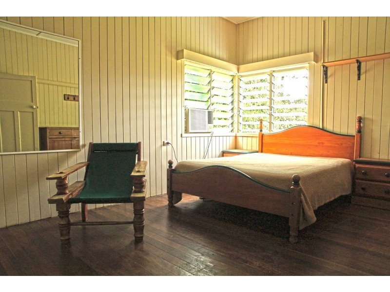 1 Pine St, Pomona QLD 4568