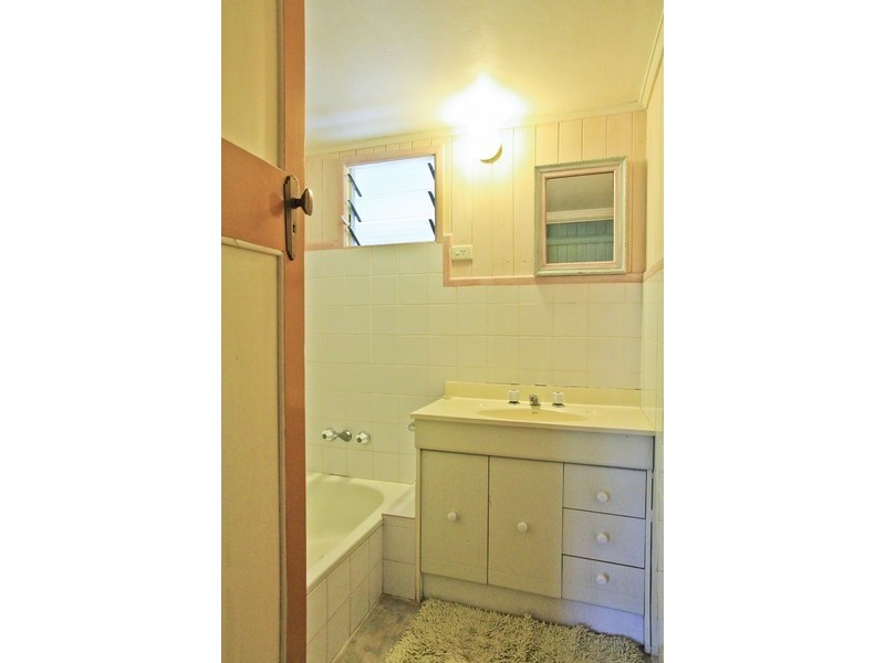 1 Pine St, Pomona QLD 4568