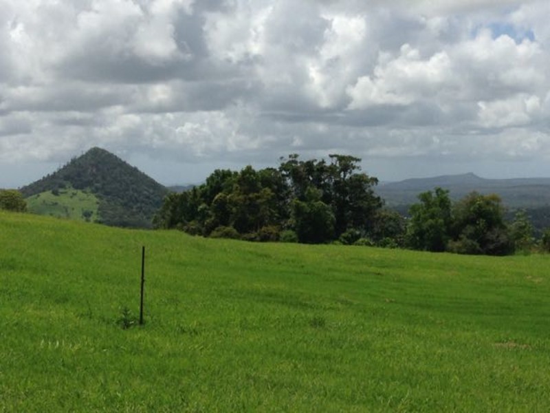 303 Tablelands Road, Cooran QLD 4569