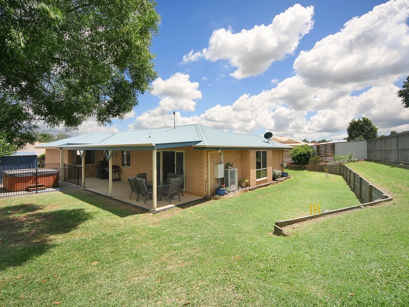 1 Oregon Ct, Cooroy QLD 4563