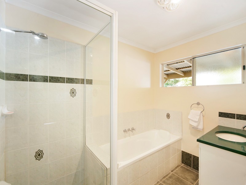 1 Oregon Ct, Cooroy QLD 4563