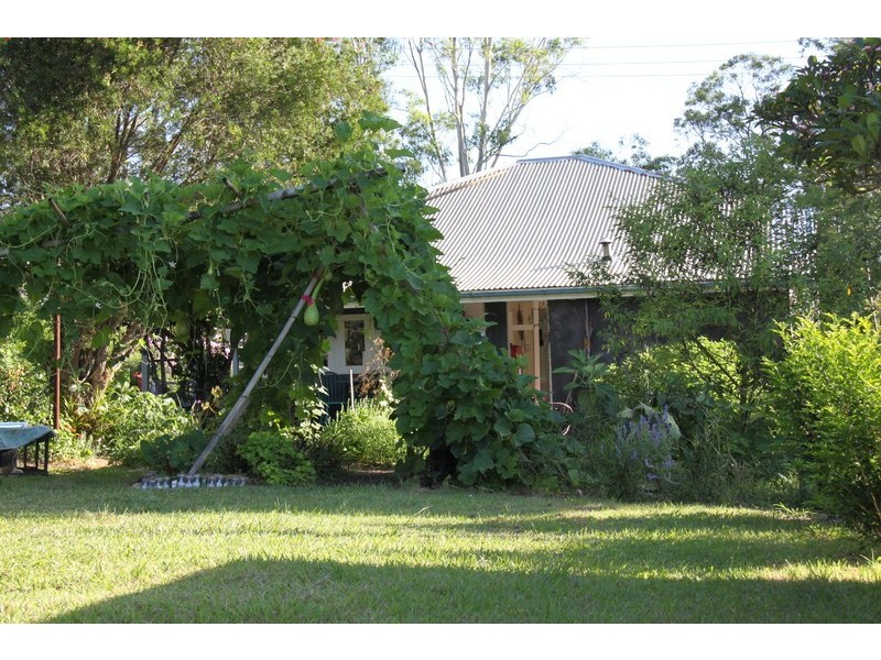 24 Queen St, Cooran QLD 4569