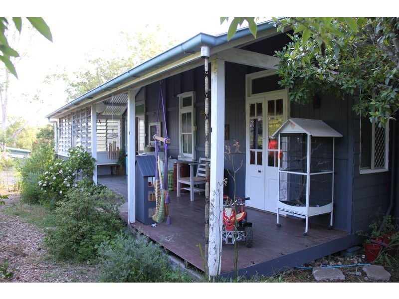 24 Queen St, Cooran QLD 4569