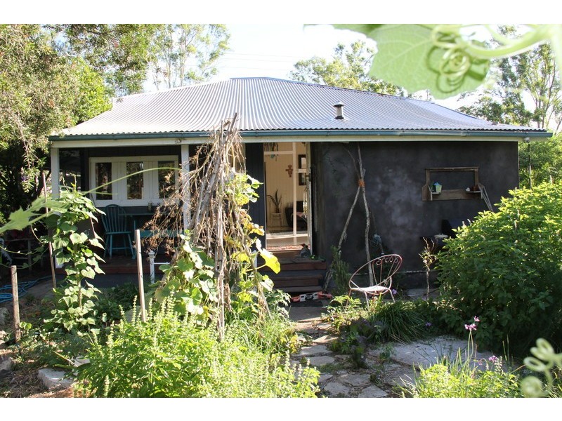 24 Queen St, Cooran QLD 4569