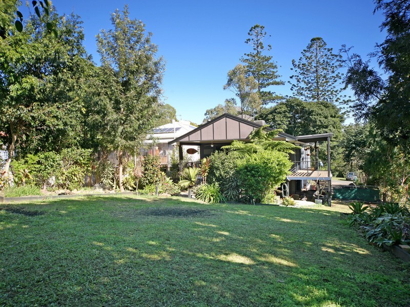 9 Pine Street, Pomona QLD 4568