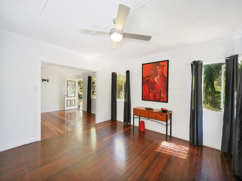 6 Railway Road, Cooran QLD 4569