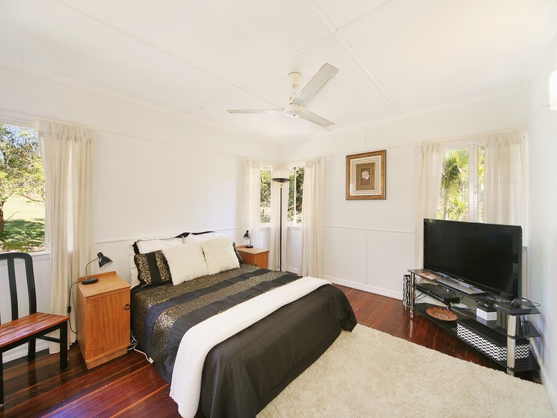 6 Railway Road, Cooran QLD 4569