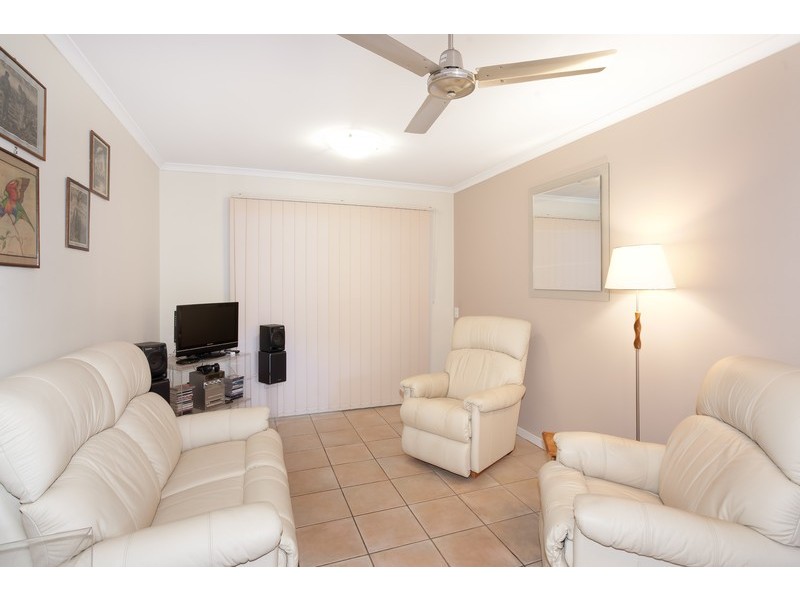 2/10 Garnet Street, Cooroy QLD 4563