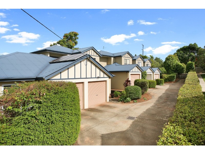 2/10 Garnet Street, Cooroy QLD 4563