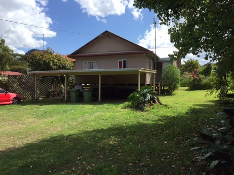 19 Railway Parade, Pomona QLD 4568