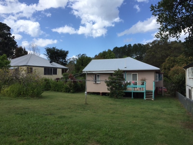 19 Railway Parade, Pomona QLD 4568