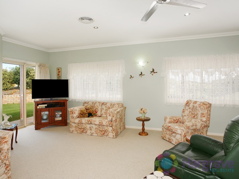 49 Lake Ridge Court, Lake Macdonald QLD 4563