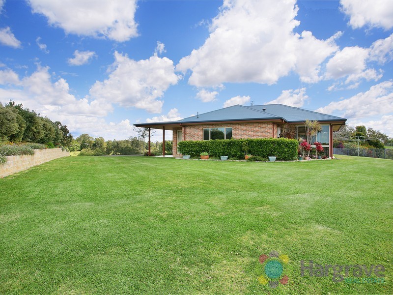 49 Lake Ridge Court, Lake Macdonald QLD 4563