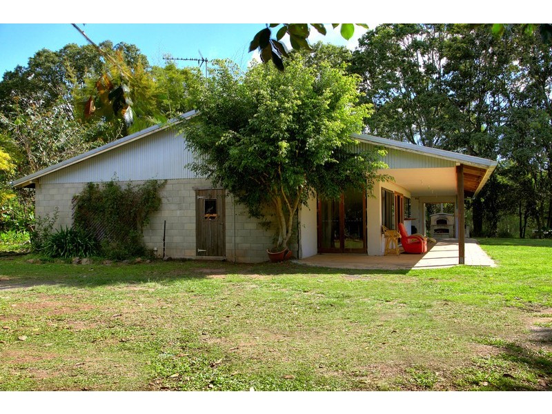 180 Coles Creek Road, Cooran QLD 4569