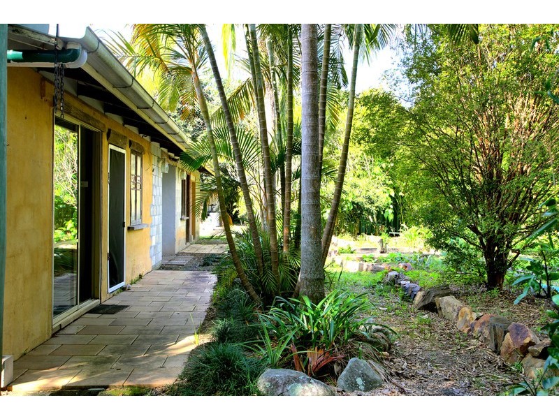 180 Coles Creek Road, Cooran QLD 4569