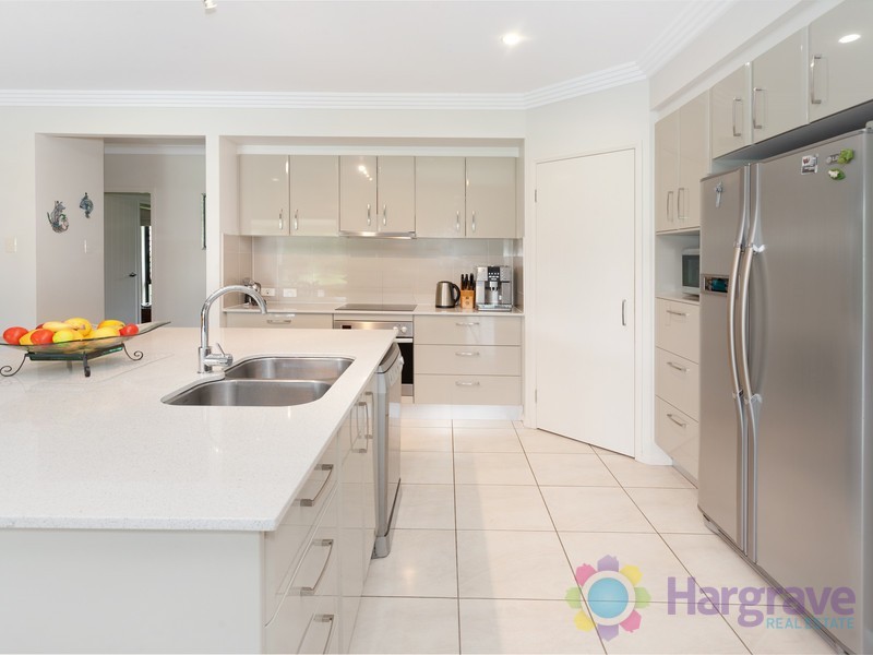 6 Stratford Park Drive, Pomona QLD 4568