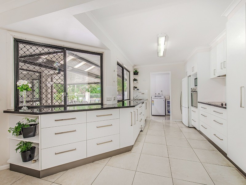 130 Cudgerie Drive, Black Mountain QLD 4563