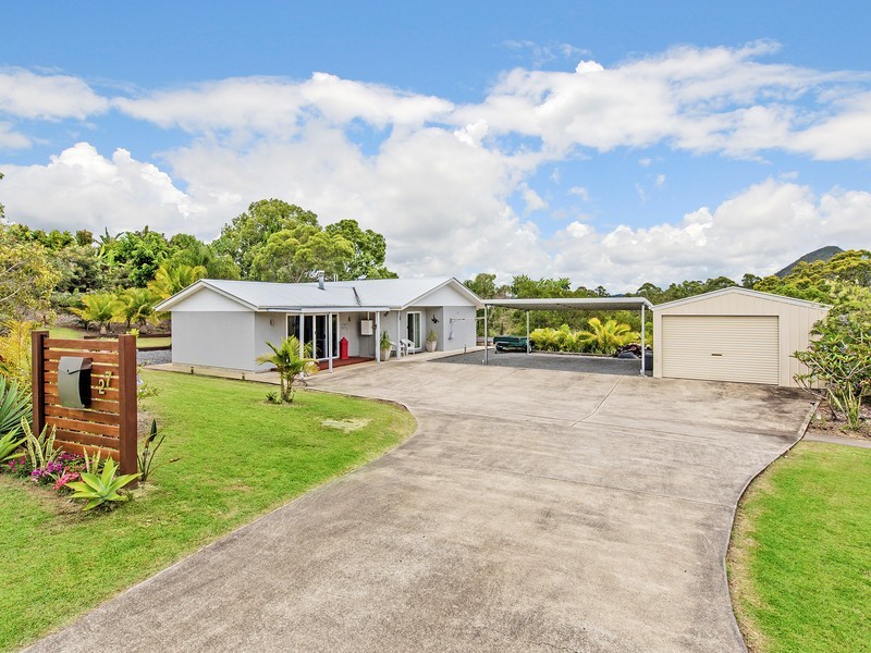 27 Risley Court, Cooran QLD 4569