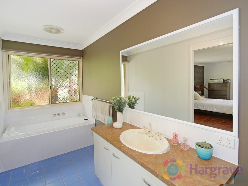 2 Barina Close, Pomona QLD 4568