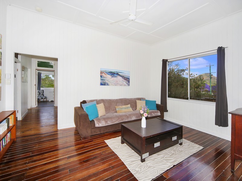 24 Queen Street, Cooran QLD 4569