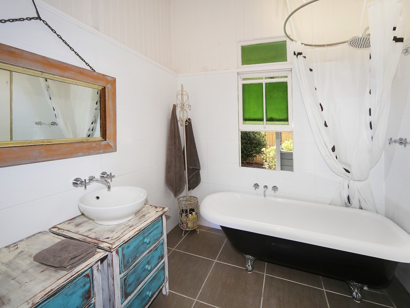 24 Queen Street, Cooran QLD 4569