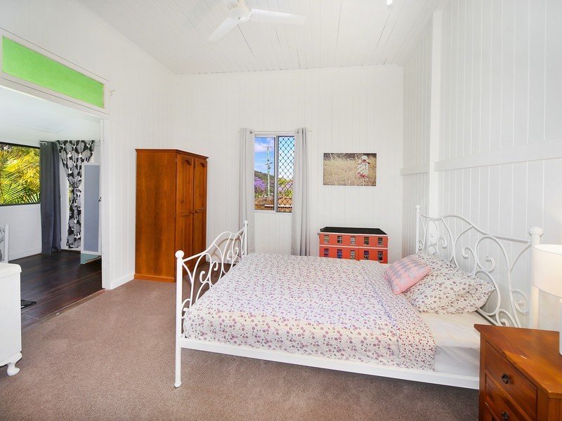 24 Queen Street, Cooran QLD 4569