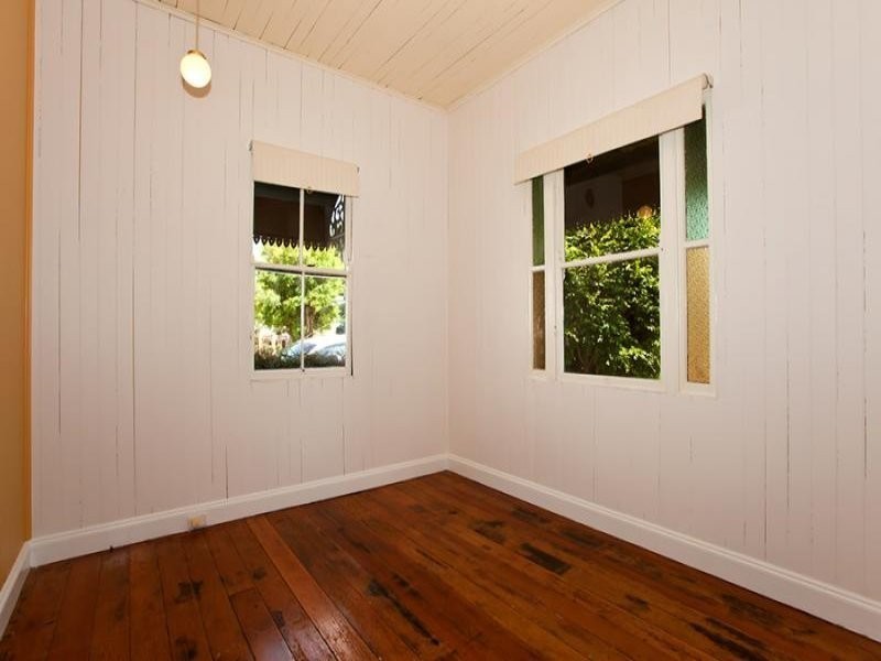 11 Burns Street, East Toowoomba QLD 4350