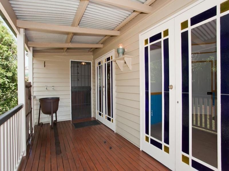 11 Burns Street, East Toowoomba QLD 4350