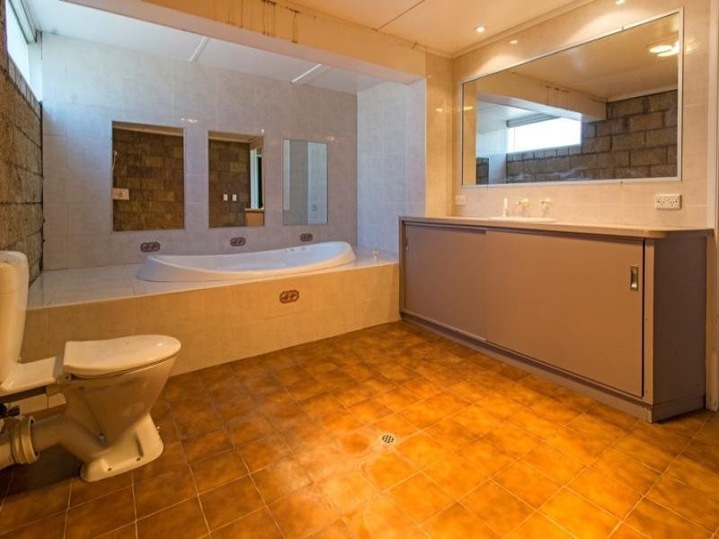 5 Jannuschs Road, Gowrie Mountain QLD 4350