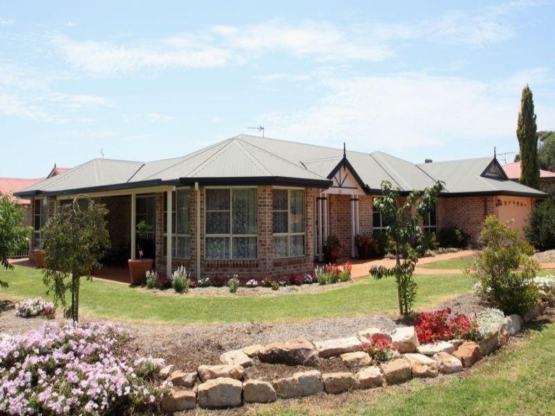 23 Carnation Court, Middle Ridge QLD 4350