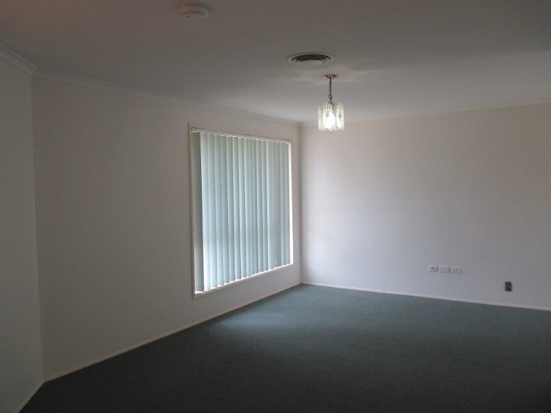2 Dandelion Drive, Middle Ridge QLD 4350