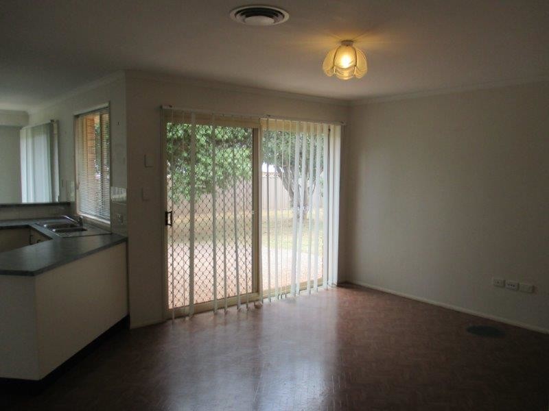 2 Dandelion Drive, Middle Ridge QLD 4350