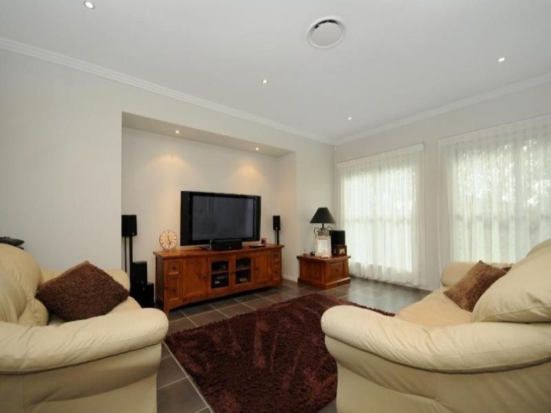16 Pelican Drive, Rangeville QLD 4350